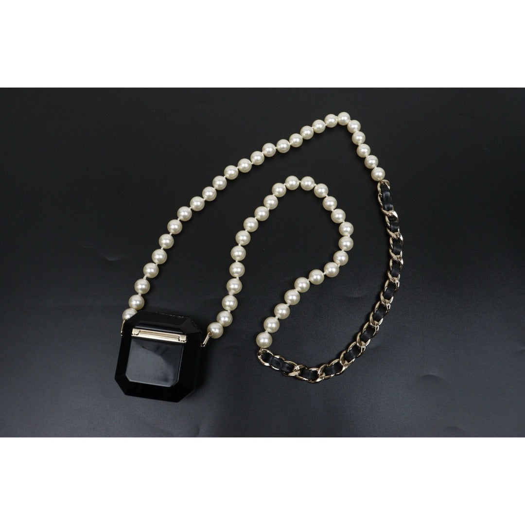Include Authentic Detective Certificate of Authenticity｜Very Good ( Rank A)｜ CHANEL B21A Rhinestone Coco Mark Pearl Chain AirPods Pro Bag Made in 2021 year｜S26031021
