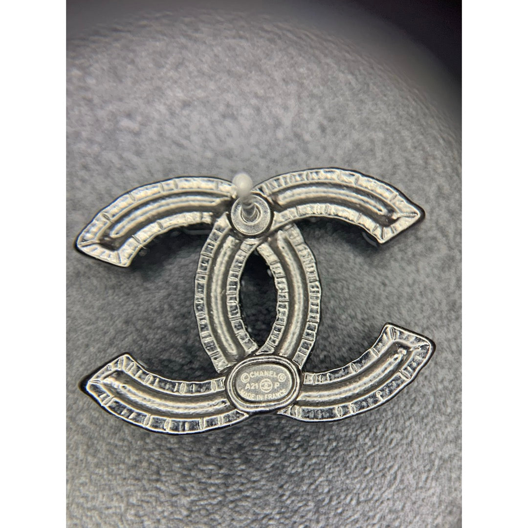 Include Authentic Detective Certificate of Authenticity｜Very Good ( Rank A) ｜CHANEL COCO Mark  A21P Black White Earrings Made In 2021Year｜S26031004