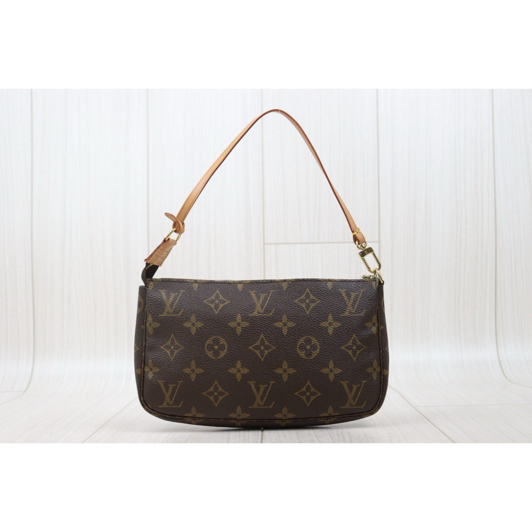 Very Good ( Rank A)｜LV Monogram Pochette Accessoires ｜25061214