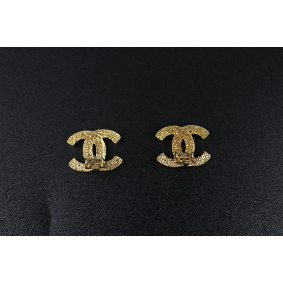 Very Good ( Rank A)｜ CHANEL Coco Mark Rivet Earrings Made in 2003Year｜V25071008
