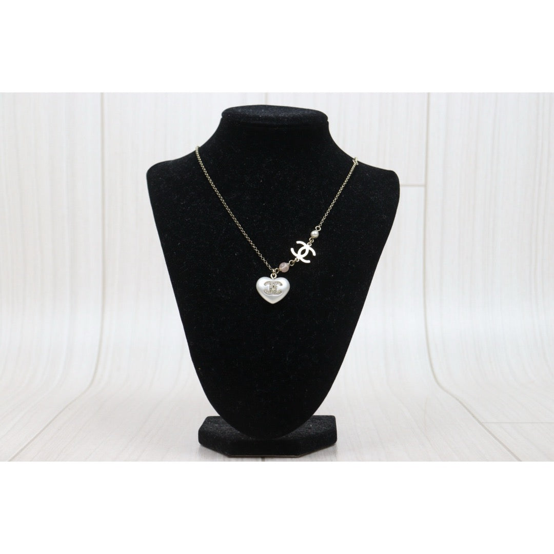 Very Good ( Rank A) ｜ CHANEL Coco Mark  Pearl Heart Chocker Necklace｜V25121108