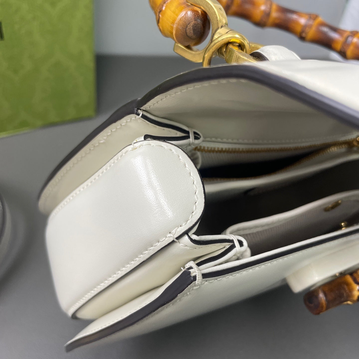 First installment 1/3｜ Very Good ( Rank A) ｜  GUCCI Bamboo Leather White Hand Bag