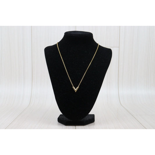 Very Good ( Rank A) ｜ LV Collier Essential V Necklace ｜Counter Price ￥68,200JPY｜24110706