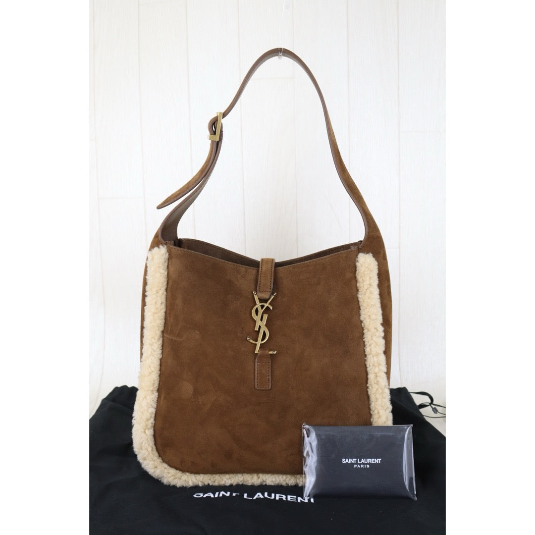 Include Entrupy Certificate of Authenticity｜Very Good ( Rank A)｜  Saint Laurent YSL Small Le5A7 Supple Hobo Bag in Suede and Shearling｜Z26092912