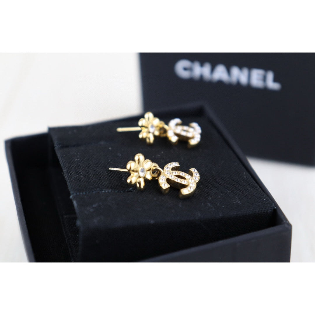 Very Good ( Rank A)｜CHANEL COCO Mark Diamond Vintage Earrings ｜H25011303