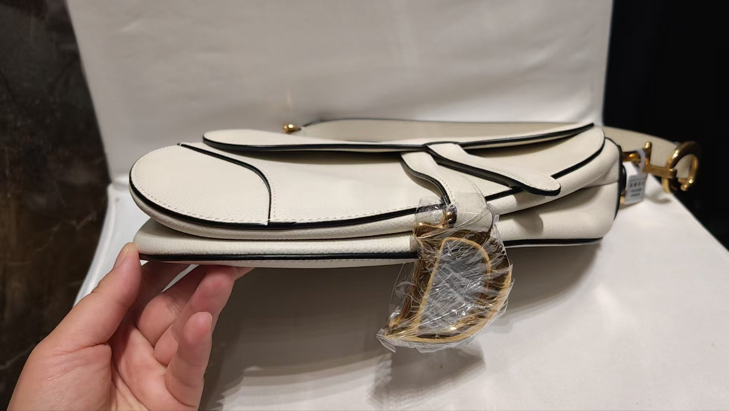 Very Good ( Rank A)｜Dior Saddle Shoulder Bag Medium White come with Entrupy Certificate of Authenticity