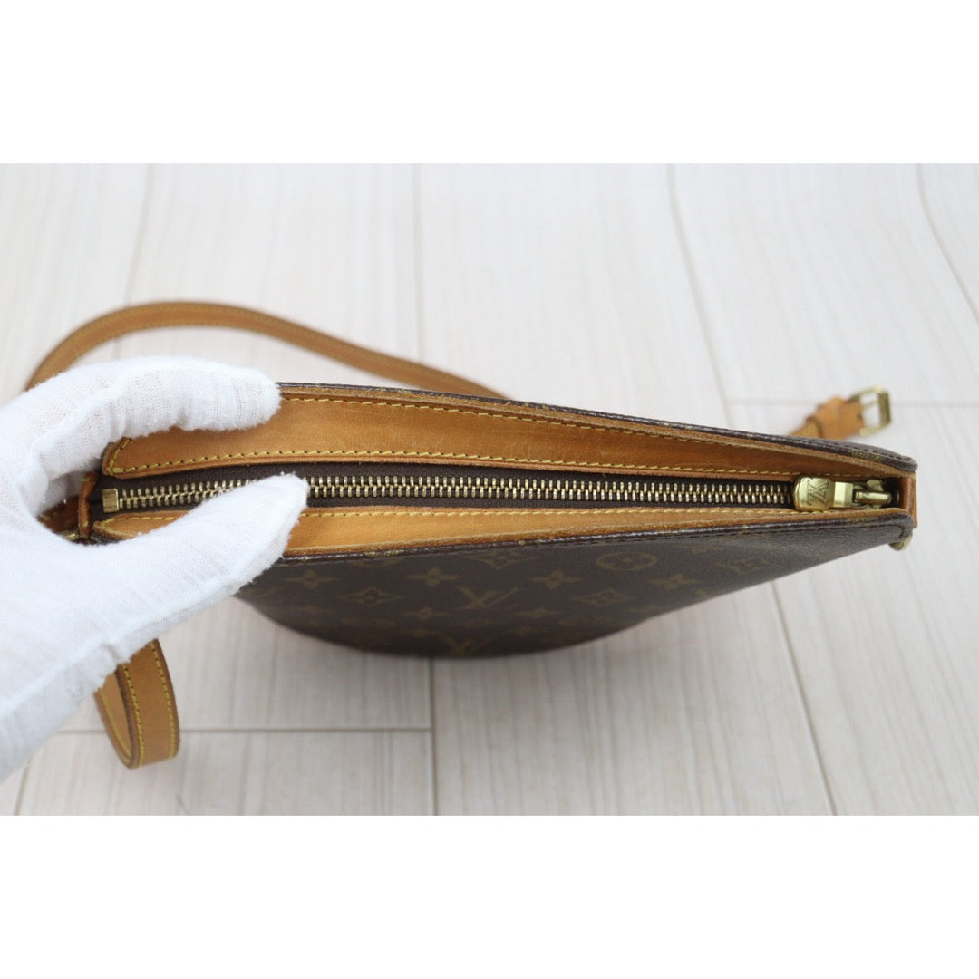 Include Entrupy Certificate of Authenticity｜Fair ( Rank B)｜Louis Vuitton Monogram Drouot Shoulder Bag MM｜26011408