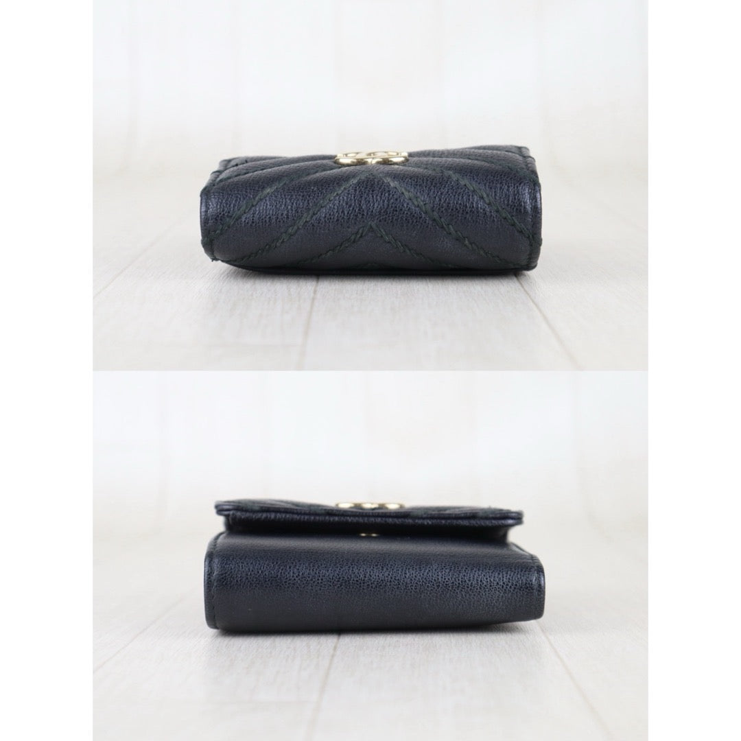 Include Entrupy Certificate of Authenticity｜Good ( Rank AB)｜Chanel Calf Skin V-Patterned Black Wallet Made In 2019Year｜S26072510