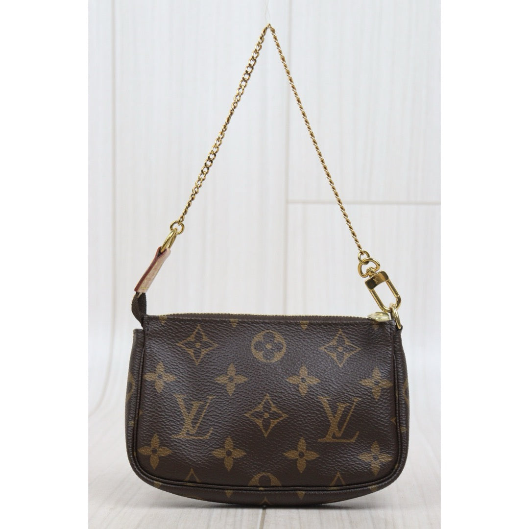 Very Good ( Rank A) ｜ LV Monogram Mini Pochette Accessoires ｜S25101802