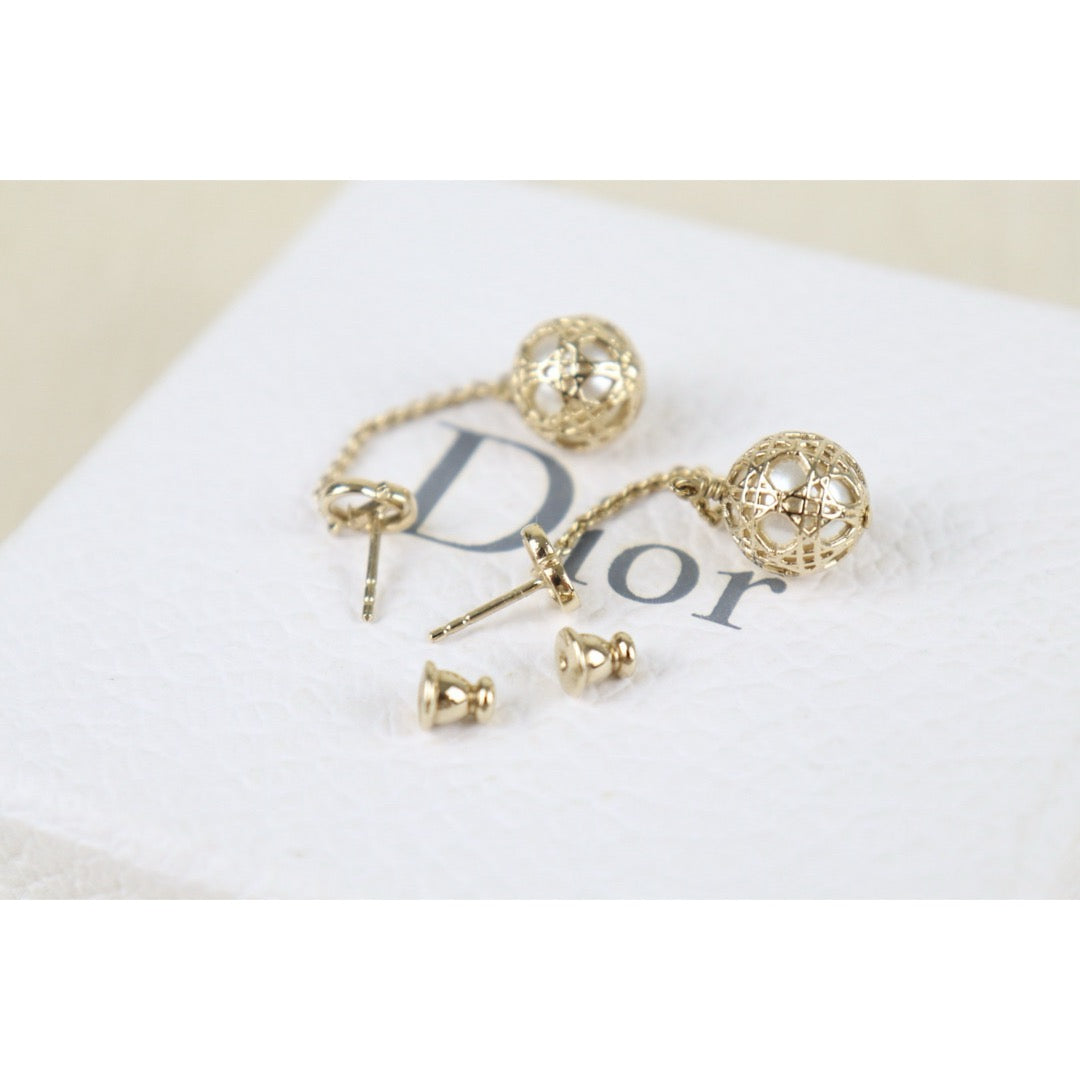 Include Authentic Detective Certificate of Authenticity｜Very Good ( Rank A) ｜ Dior CD Pearl Pendant Earring ｜S26040302