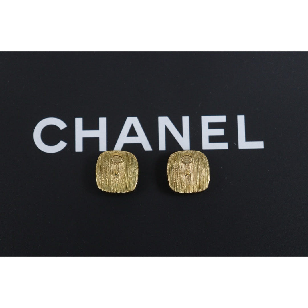 Include Authentic Detective Certificate of Authenticity｜Very Good ( Rank A) ｜CHANEL L20K Coco Mark Golden Earrings Made In 2020Year ｜26051807