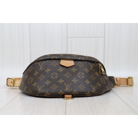 Very Good ( Rank A) ｜ LV Monogram Discovery Bumbag ｜S25022609