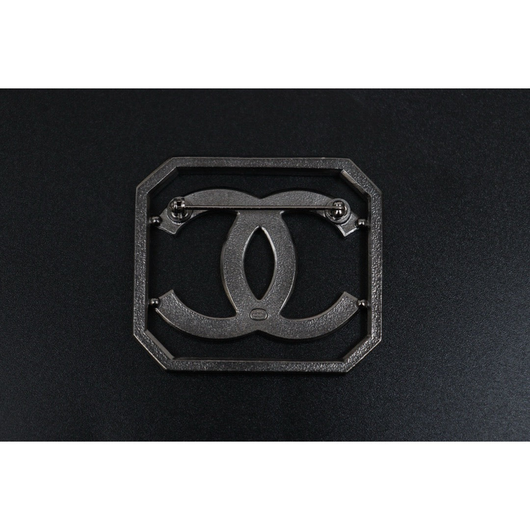 Include Authentic Detective Certificate of Authenticity｜Excellent（Rank SA）｜ CHANEL A17S Coco Mark Rhinestone  Brooch Made In 2017Year ｜S26031006