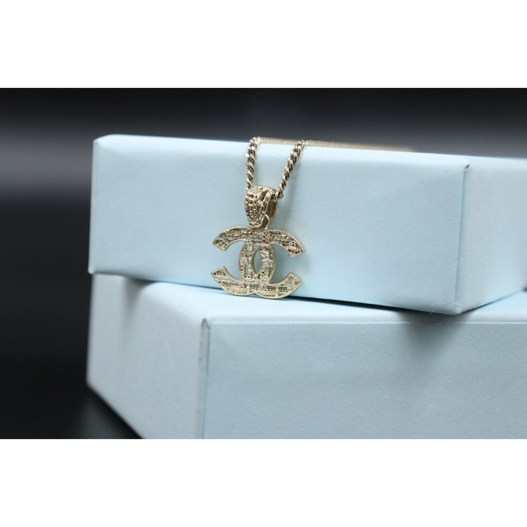 Very Good ( Rank A)｜CHANEL COCO Mark Hollow Design Necklace Golden｜V25070204