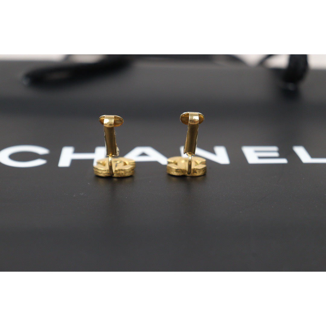 Rank AB ｜CHANEL COCO Mark Diamond Vintage Earrings ｜24062714