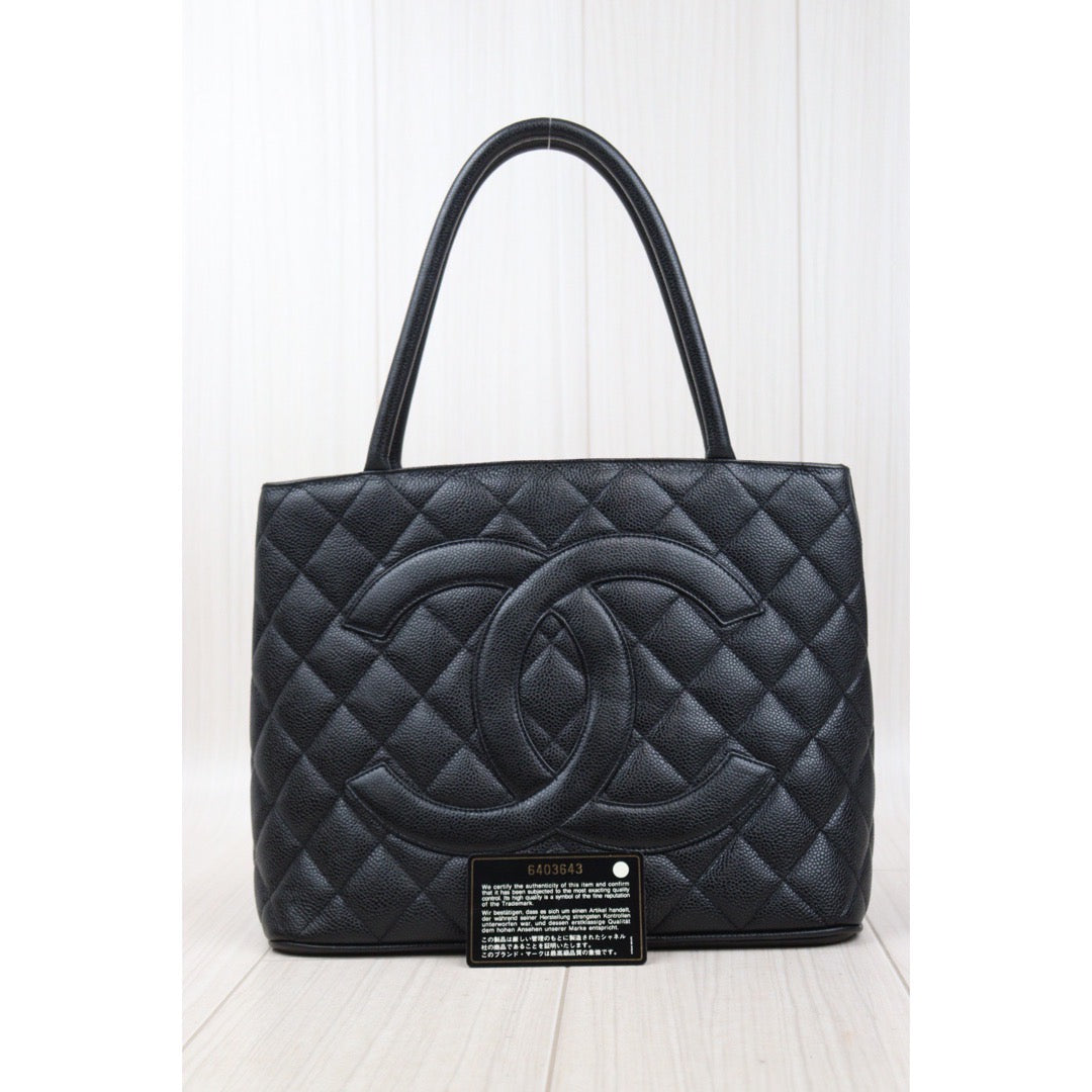 Rank A｜ CHANEL Caviar Skin Leather Calf Leather Tote Bag Made In 2000～2002Year｜24040804