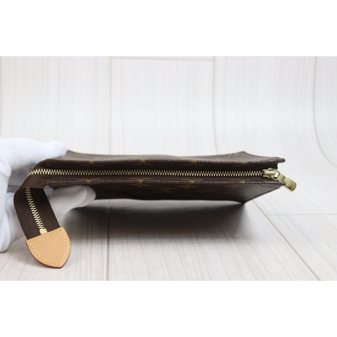Include Entrupy Certificate of Authenticity｜Very Good ( Rank A) ｜Louis Vuitton Monogram Pochette Toilette 19｜26102305