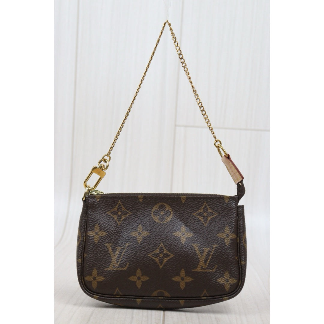 Very Good ( Rank A) ｜ LV Monogram Mini Pochette Accessoires ｜S25101802