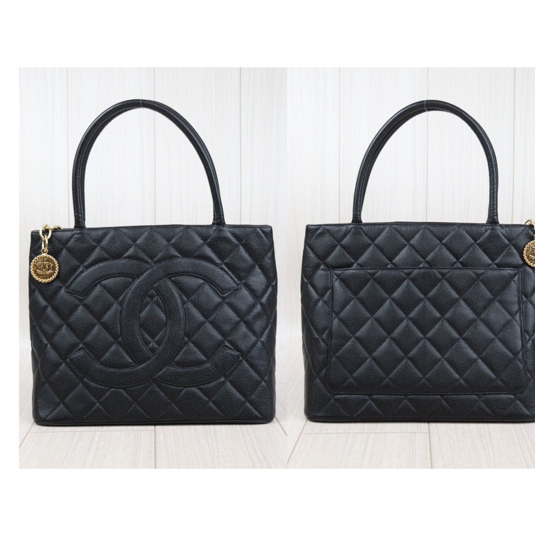 Rank A｜ CHANEL Caviar Skin Leather Calf Leather Tote Bag Made In 2002～2003Year｜24010834