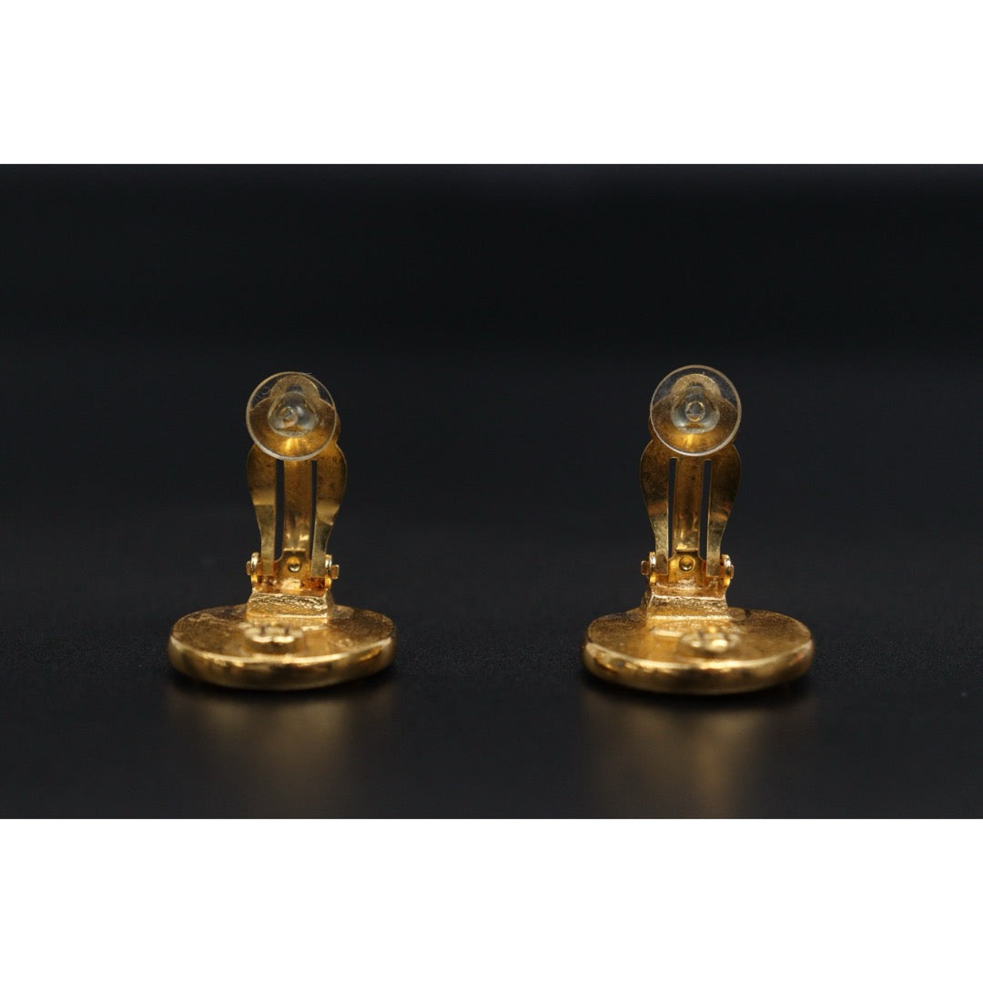 Include Authentic Detective Certificate of Authenticity｜Very Good ( Rank A) ｜CHANEL 03P Coco Mark Golden Earrings Made In 2003 Year ｜26052102