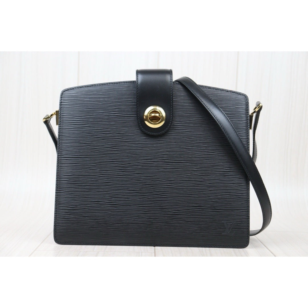 Very Good ( Rank A) ｜ LV Epi Shoulder Bag Black｜24091918