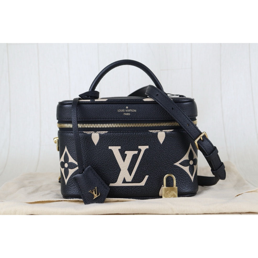 Include Entrupy Certificate of Authenticity｜Very Good ( Rank A) ｜Louis Vuitton Monogram Empreinte Leather vanity PM Hand Bag With Shoulder Strap｜S26090718