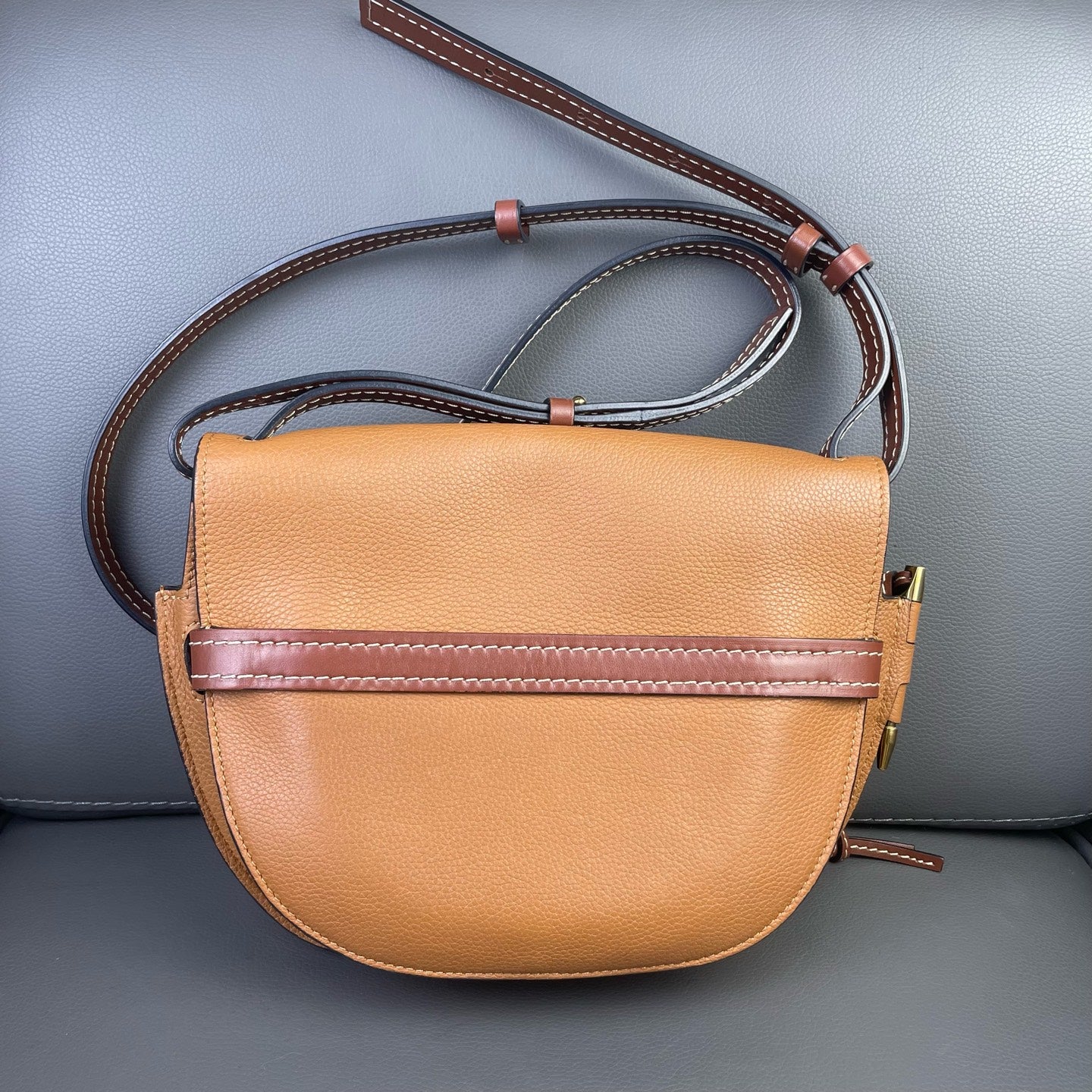 Very Good ( Rank A) ｜ Loewe Gate  Shoulder Bag Caramel｜P24051325