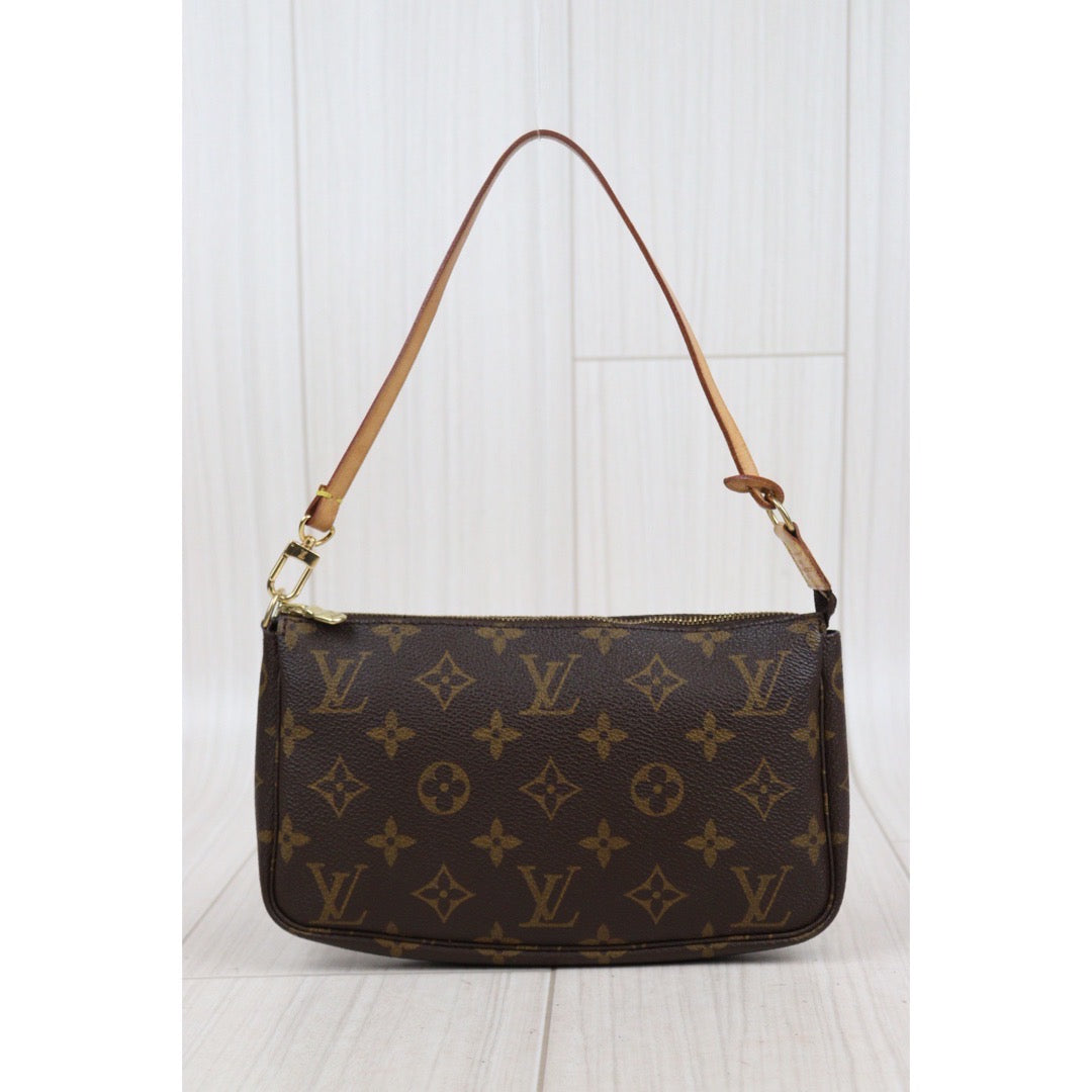 Rank AB ｜ LV Monogram Pochette Accessoires ｜23121419