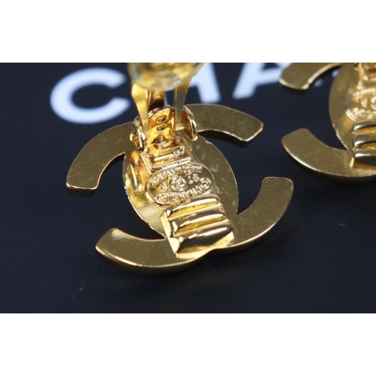 Rank A ｜CHANEL Vintage 18K Gold Plating Earrings  Made In 1997 Year ｜23101110