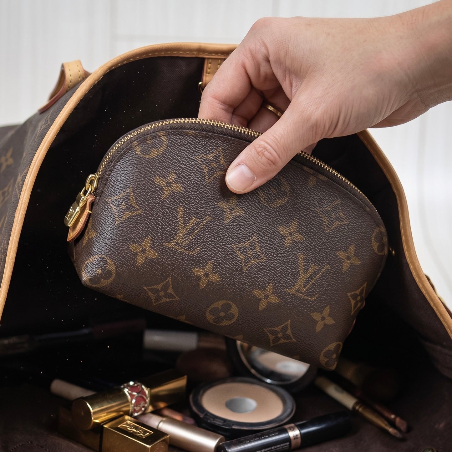 Include Entrupy Certificate of Authenticity｜Good ( Rank AB)｜Louis Vuitton Monogram Toilret Pouch ｜26072107