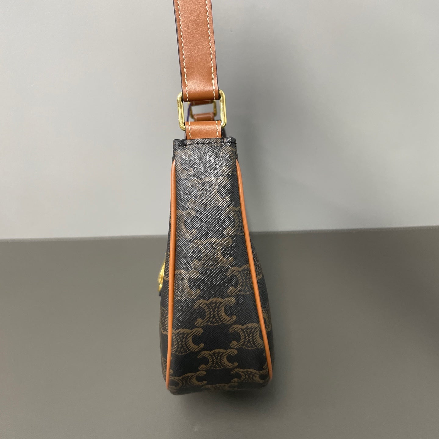 Include Entrupy Certificate of Authenticity｜Very Good ( Rank A)｜ CELINE AVA Macadam Triomphe  Shoulder Bag