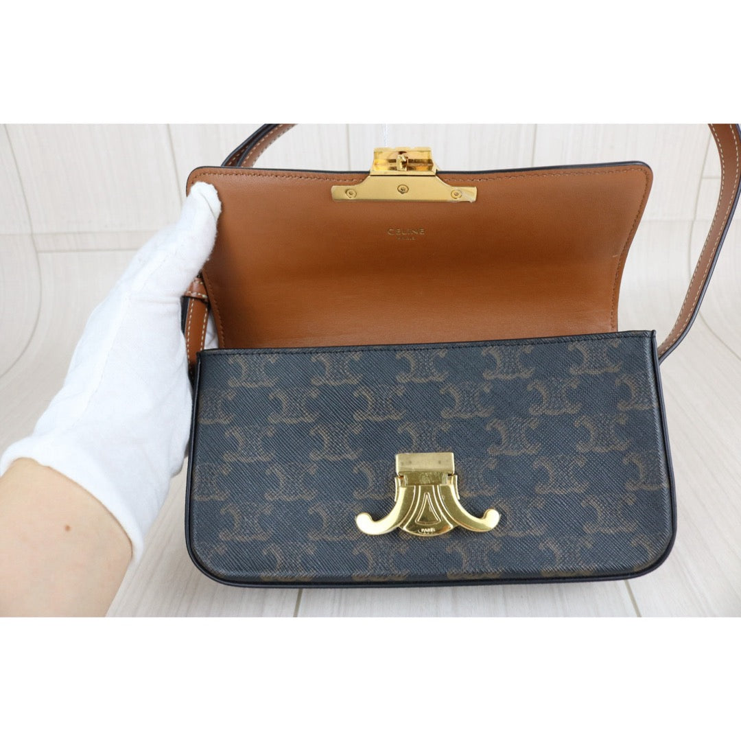 Include Entrupy Certificate of Authenticity｜Very Good ( Rank A)｜ CELINE Macadam Triomphe Shoulder Bag  Golden Hardware｜S26061202