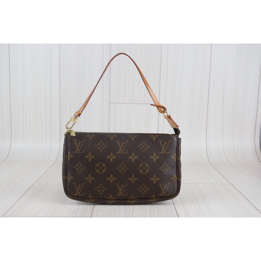 Rank AB ｜ LV Monogram Pochette Accessoires ｜V23090738