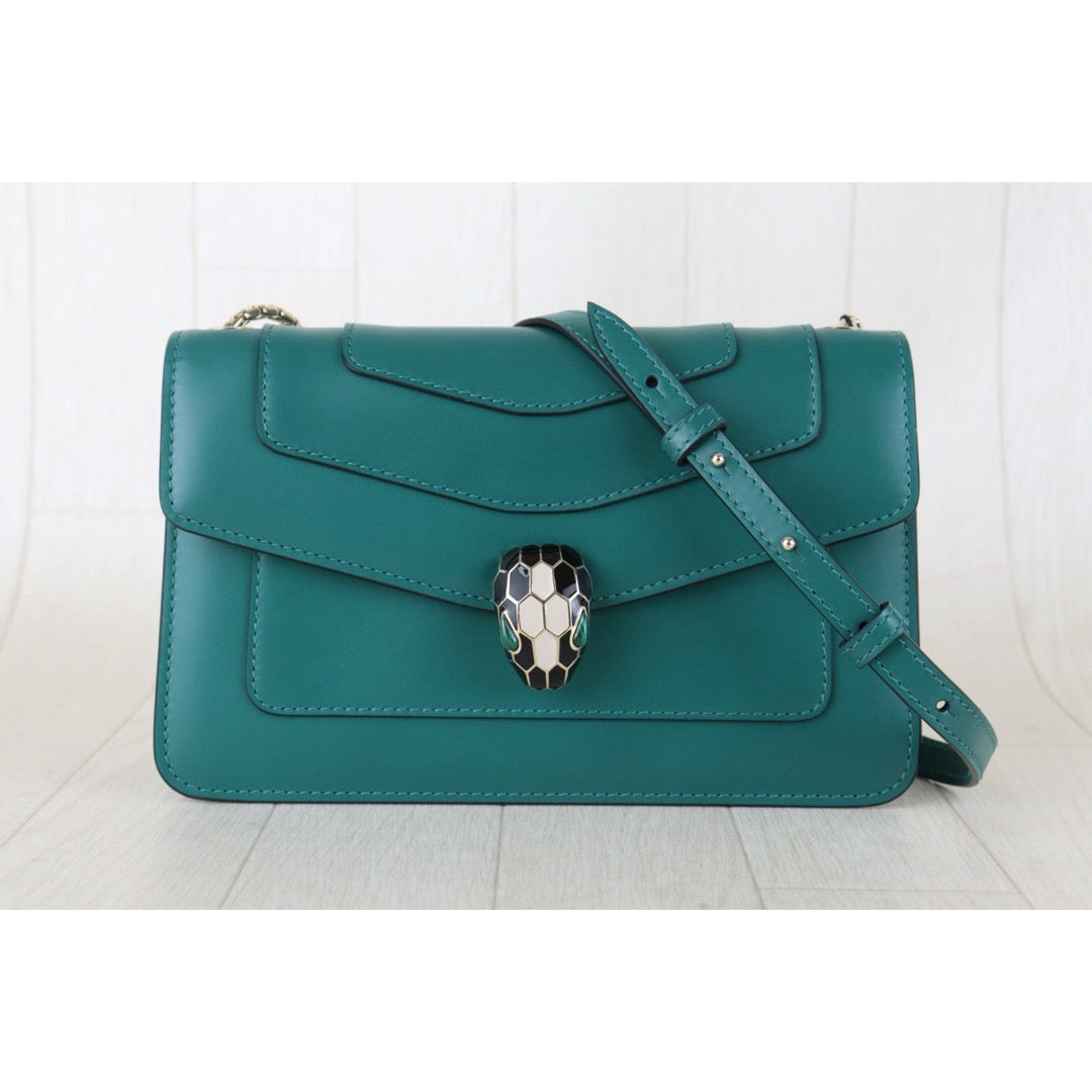 Include Entrupy Certificate of Authenticity｜Very Good ( Rank A)｜Bvlgari Calf Leather Serpenti Forever Top in Emerald Green PM Shoulder Strap ｜S26090738