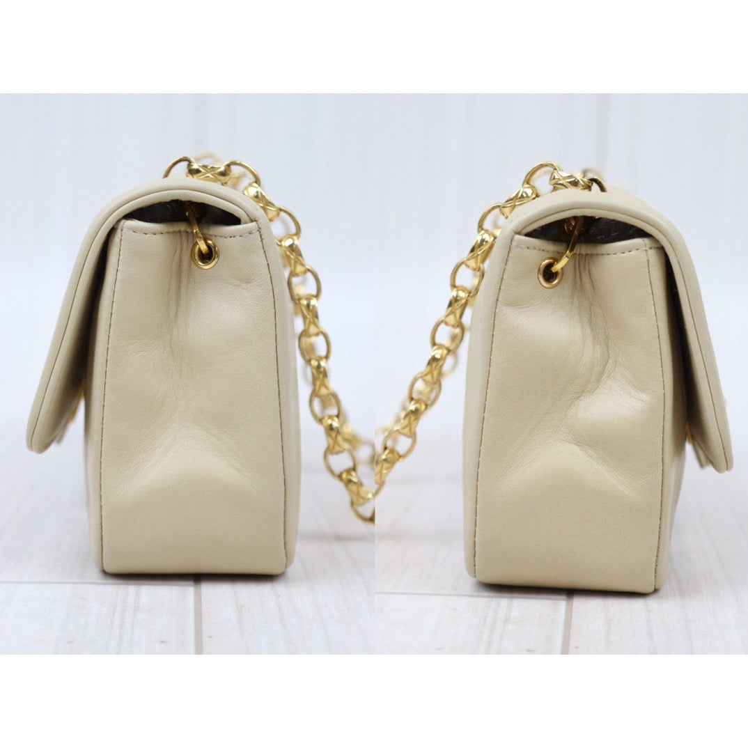 Rank A ｜CHANEL Matrasse Diana 18 Lamb Skin Beige Shoulder Bag  ｜24040801