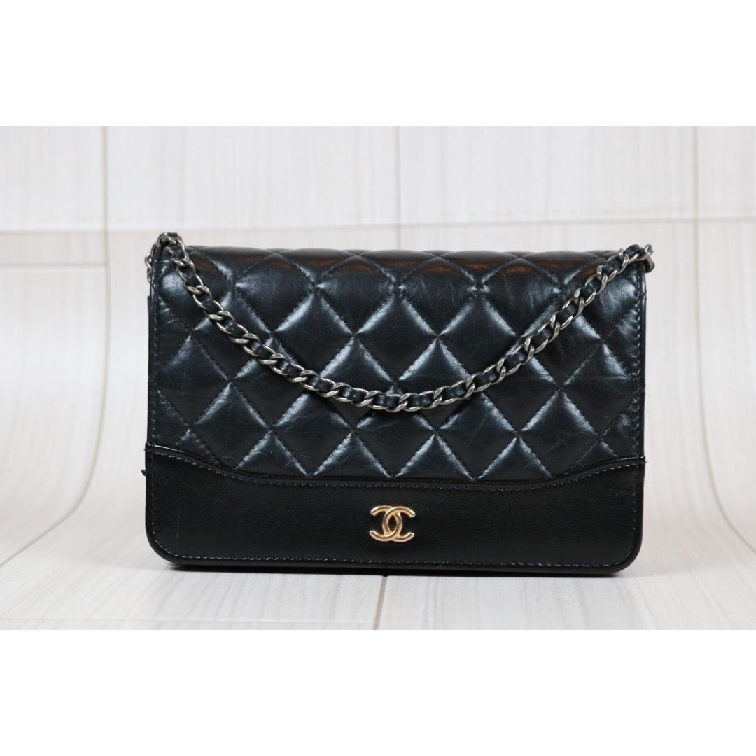 Very Good ( Rank A) ｜CHANEL Matrasse Aged Calfskin WOC Chain Shoulder Bag Made In 2018～2019Year ｜S24041701