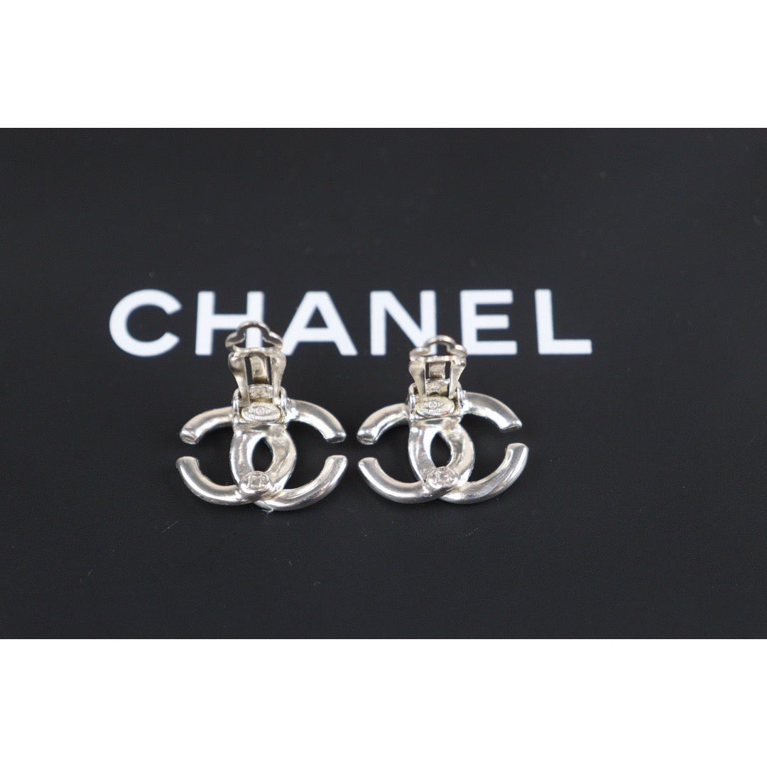 Rank A ｜CHANEL Vintage Coco Mark Silver Plating Earrings Made In 2001 Year ｜23101201