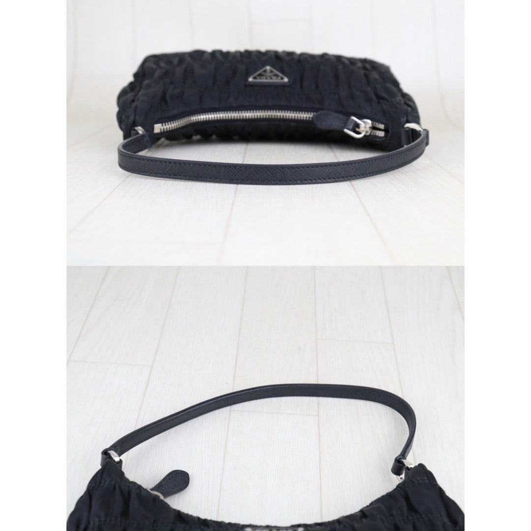 Very Good ( Rank A) ｜ PRADA Re-Edition 2005 HOBO HandBag Black｜H25052612