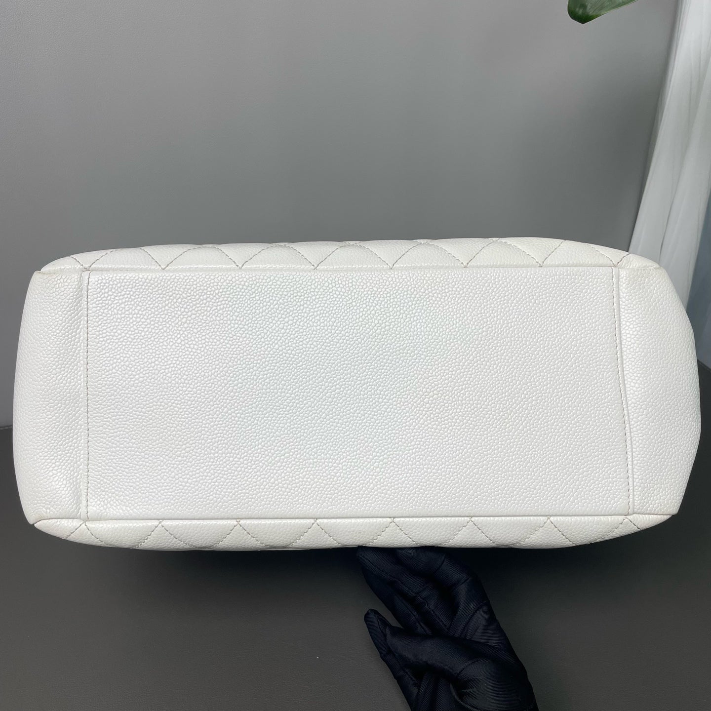 CHANEL Matrasse GST Chain Tote Bag Caviar Skin White