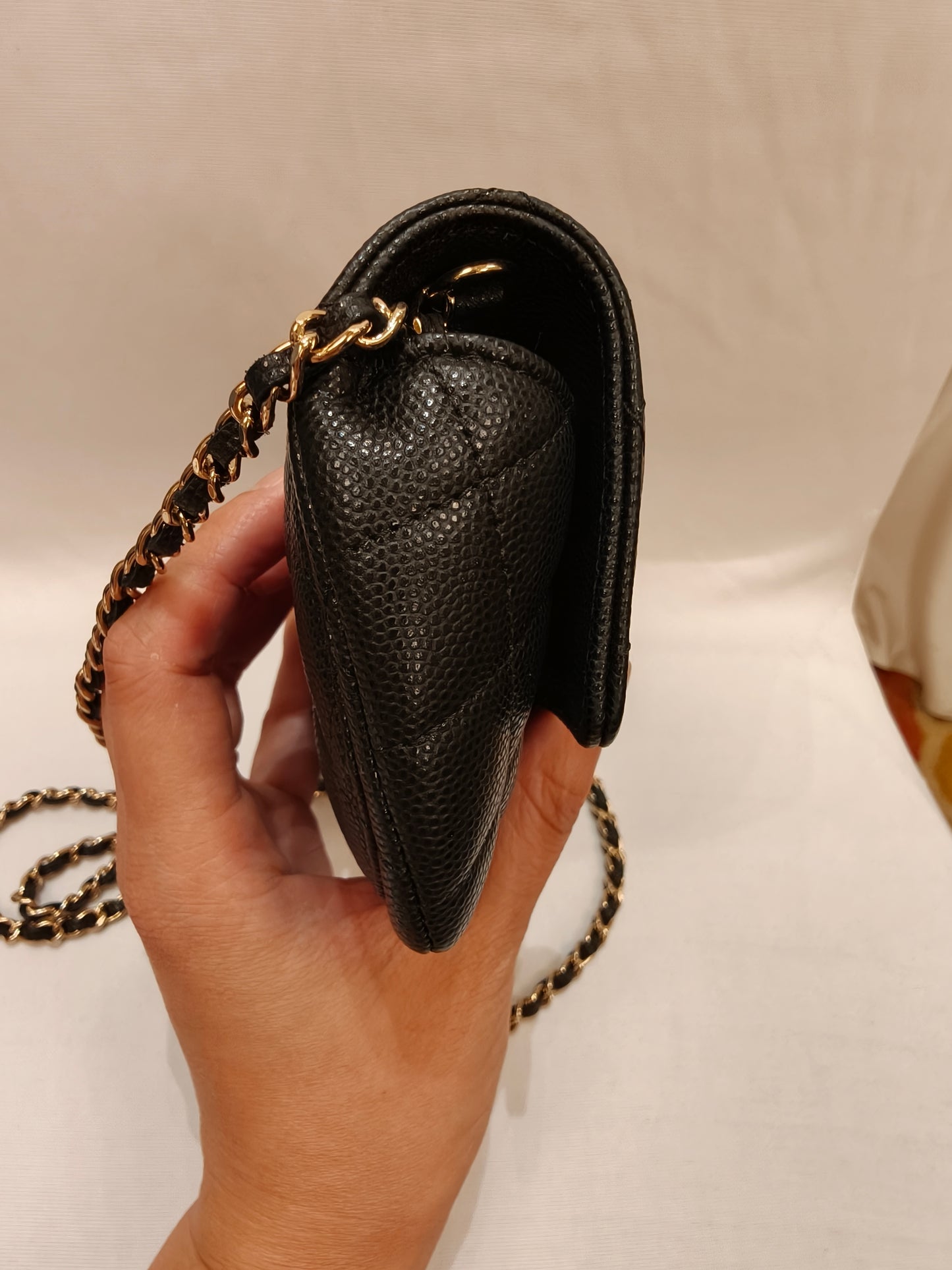 Include Entrupy Certificate of Authenticity｜Very Good ( Rank A)｜ CHANEL Caviar Skin  Calf Leather Black Shouldrr Bag