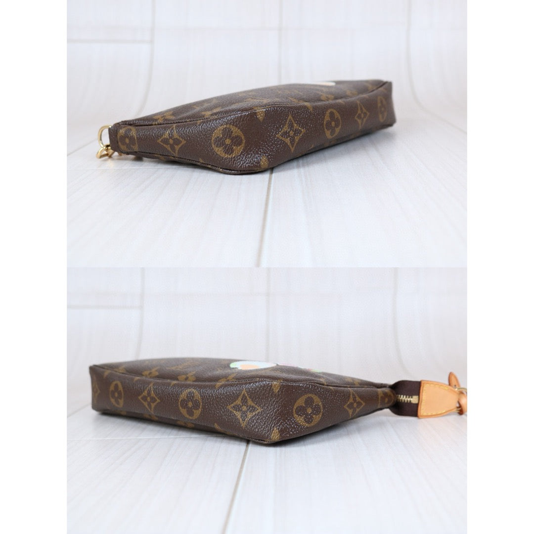 Very Good ( Rank A)｜ LV Takashi Murakam Panda Monogram Pochette Accessoires ｜S24110605