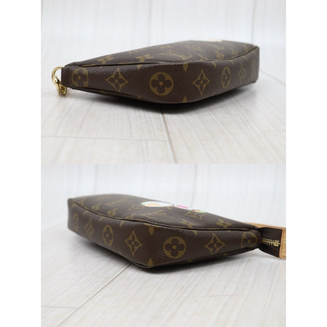 Very Good ( Rank A)｜ LV Takashi Murakam Panda Monogram Pochette Accessoires ｜25050229