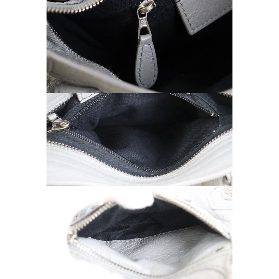 Include Entrupy Certificate of Authenticity｜Very Good ( Rank A)｜Balenciaga Waxed Leather Gaint Classic City Mini Grey HandBag Shoulder Bag ｜S26083014
