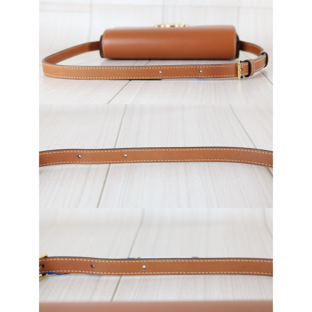 Very Good ( Rank A)｜CELINE Calf Leather Triomphe Caramel Shoulder Bag Golden Hardware｜S25112908