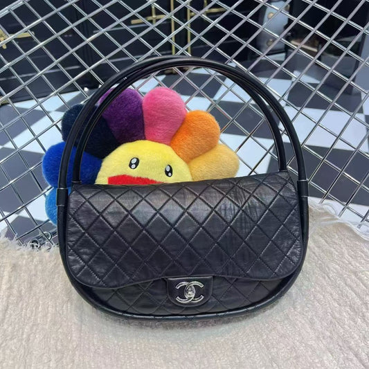 Very Good ( Rank A)｜ CHANEL Matrasse Hula Hoop Shoulder Bag Black