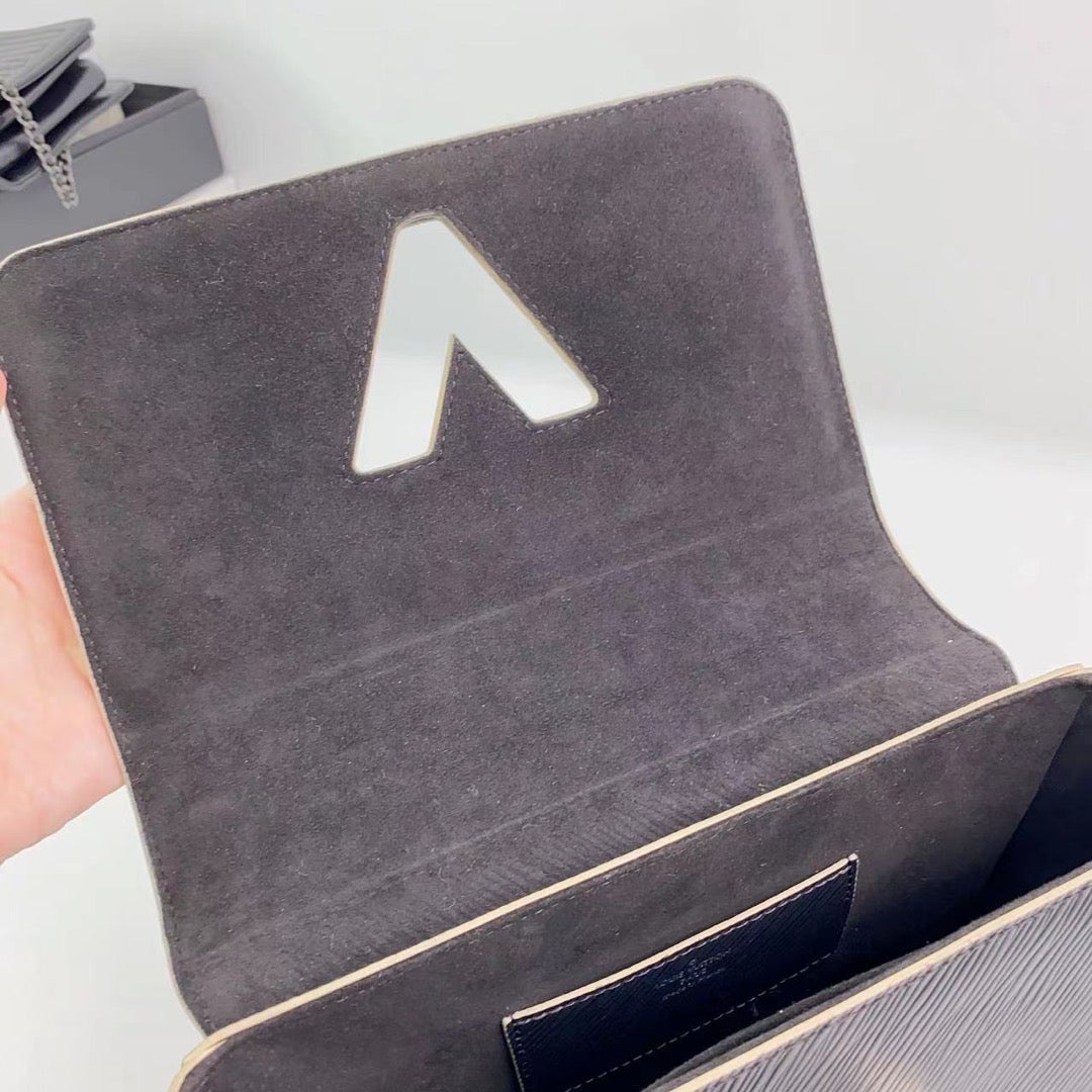 Rank A ｜ LV Epi Twist MM Shoulderbag Black｜2307136