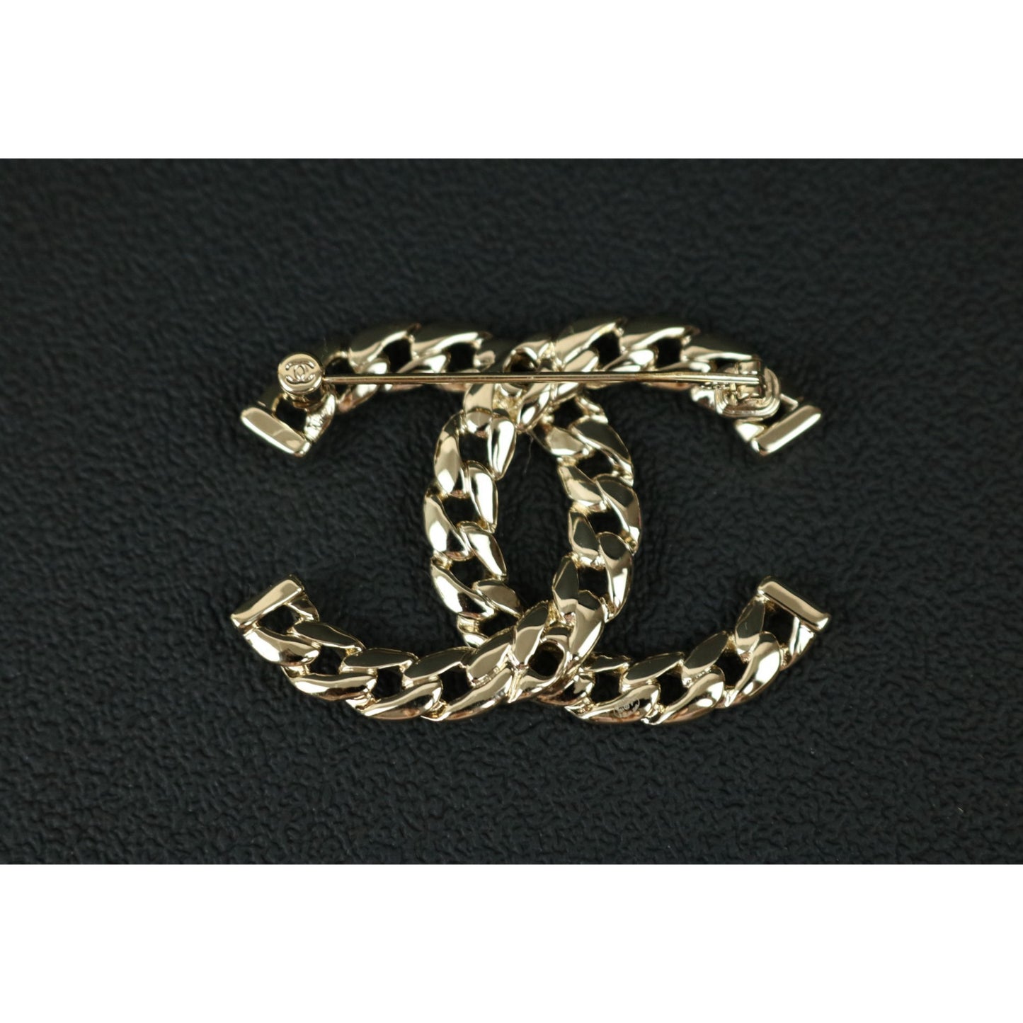 Include Authentic Detective Certificate of Authenticity｜Very Good ( Rank A)｜ CHANEL B24P Double C Chain Brooch Made in 2024 Year｜S26081805