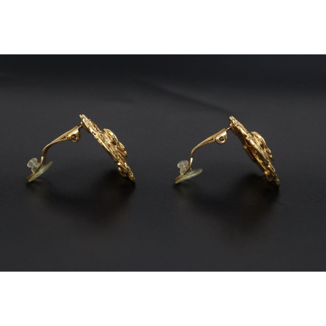 Include Authentic Detective Certificate of Authenticity｜Very Good ( Rank A) ｜CHANEL 95A COCO Mark Relief Vintage Earrings Made In 1995Year｜Y26040713
