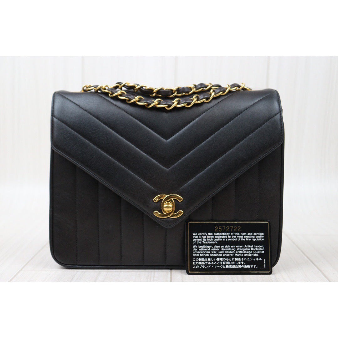 Rank AB｜ CHANEL Matrasse Lamb Skin Shoulder Bag Black  Made in 1991-1994 Year ｜Y24051709