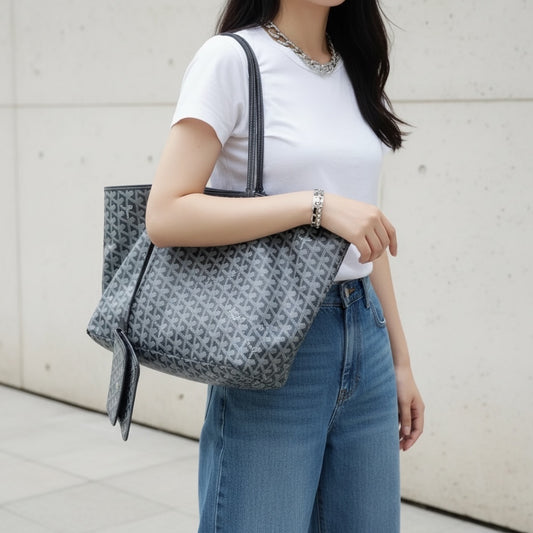 Include Entrupy Certificate of Authenticity｜Very Good ( Rank A)｜ Goyard Saint-Louis MM Tote Bag Gray｜S26030823